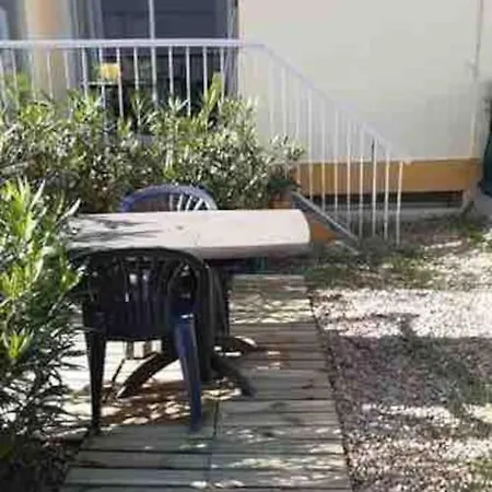 公寓 Avec Jardinet Et Balcon Idealement Situe