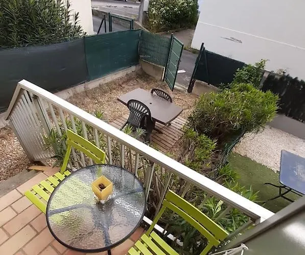 Avec Jardinet Et Balcon Idealement Situe