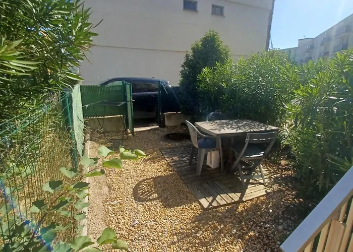 Avec Jardinet Et Balcon Idealement Situe * Balaruc-les-Bains