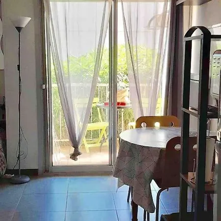 Avec Jardinet Et Balcon Idealement Situe Apartmán *