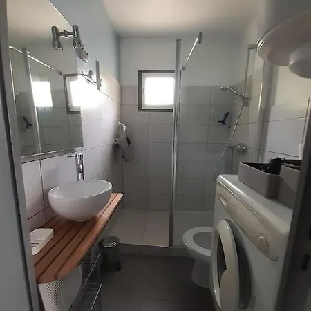 Apartment Avec Jardinet Et Balcon Idealement Situe *