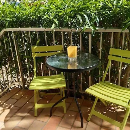 Avec Jardinet Et Balcon Idealement Situe *